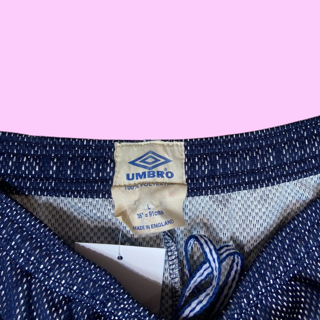 Vintage Umbro shorts - L