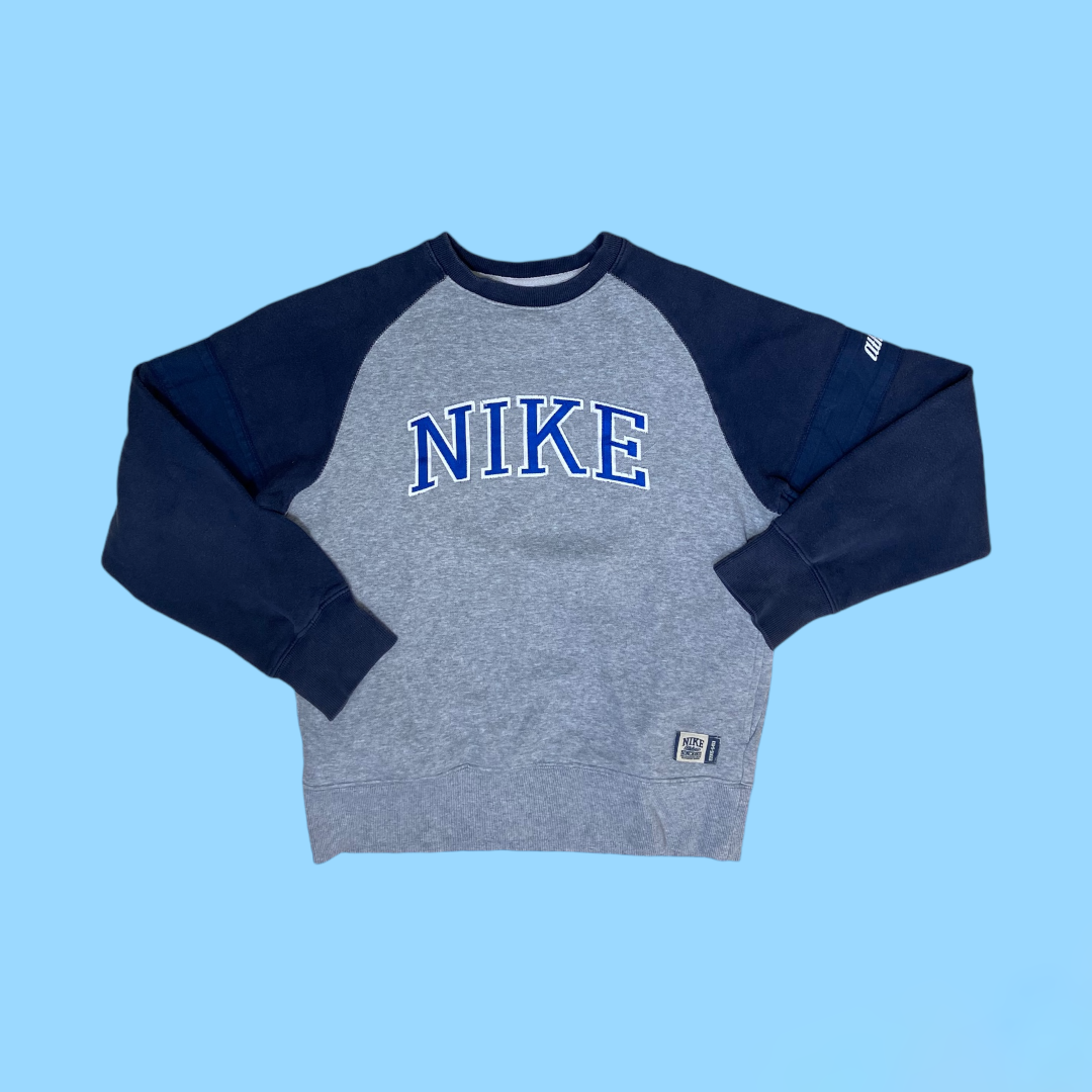 Vintage Nike spellout sweater - S