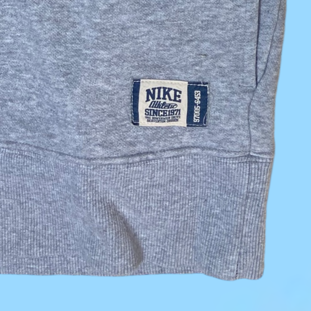 Vintage Nike spellout sweater - S